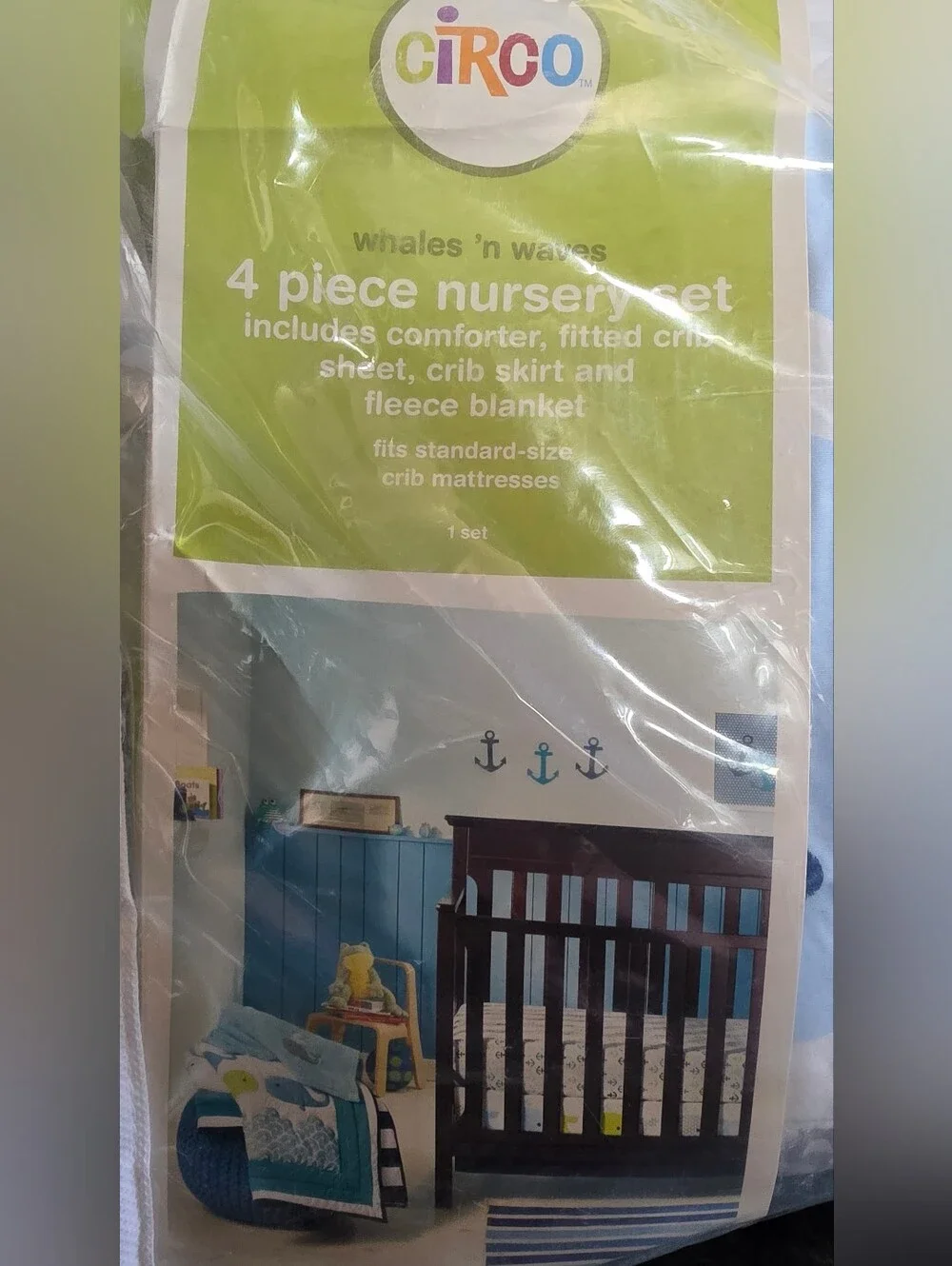 Circo Whales 'n Waves  Nursery Set & Musical Mobile